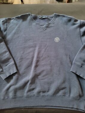 Vintage 90's Club Monaco Small Logo Sweatshirt.